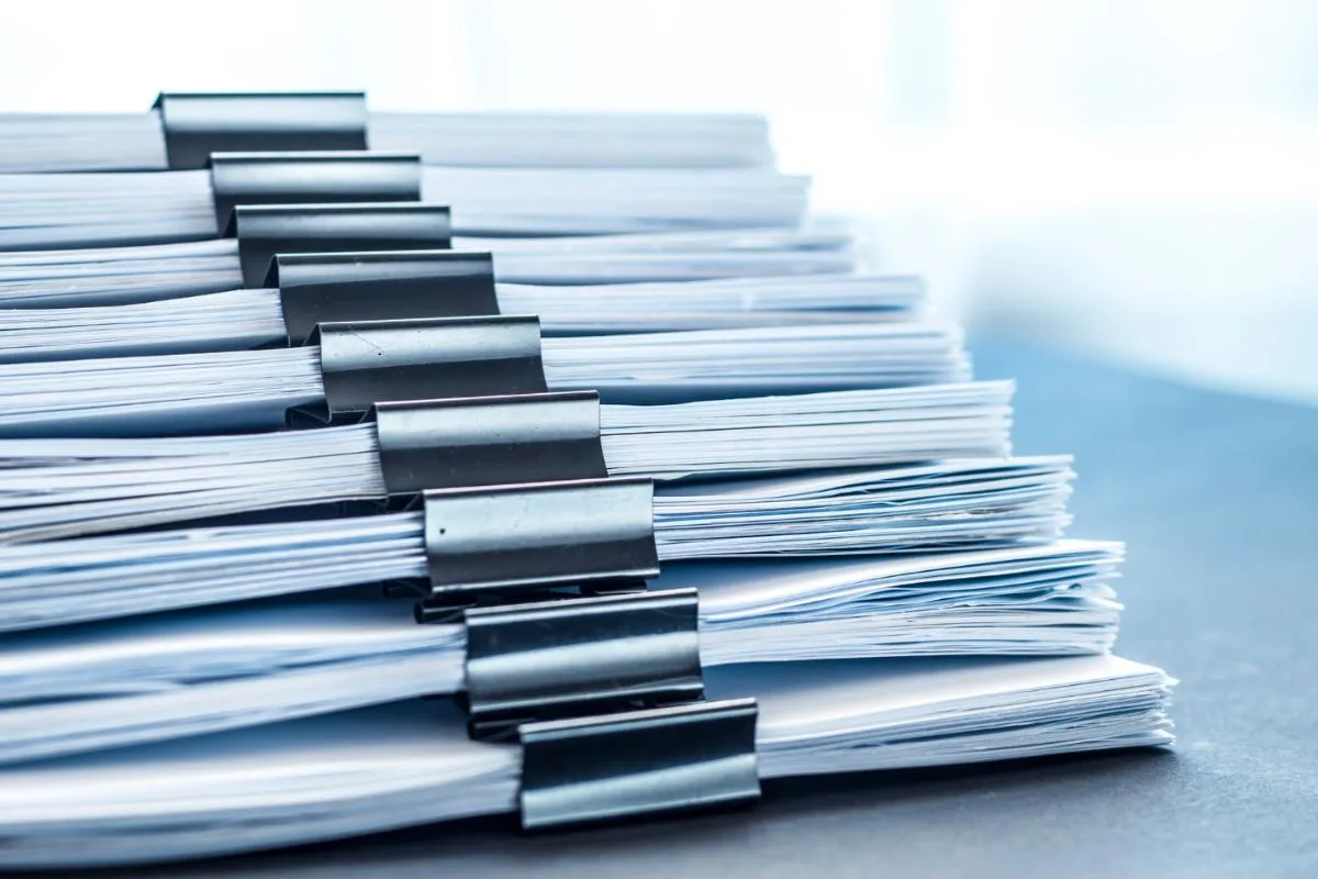 6 Simple Ways to Reduce Paper Wastage at Home and Office